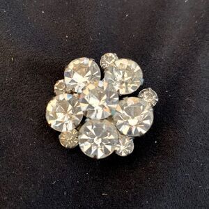 Stunning Vintage Brooch with Multiple Faux Diamonds